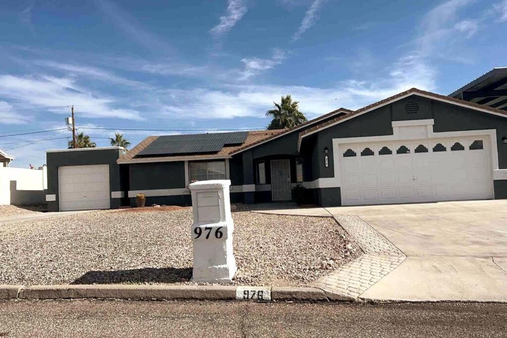 Spacious Getaway! Pool, Spa, Sleeps 9 Lake Havasu City Esterno foto