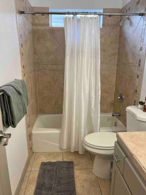 Spacious Getaway! Pool, Spa, Sleeps 9 Lake Havasu City Esterno foto