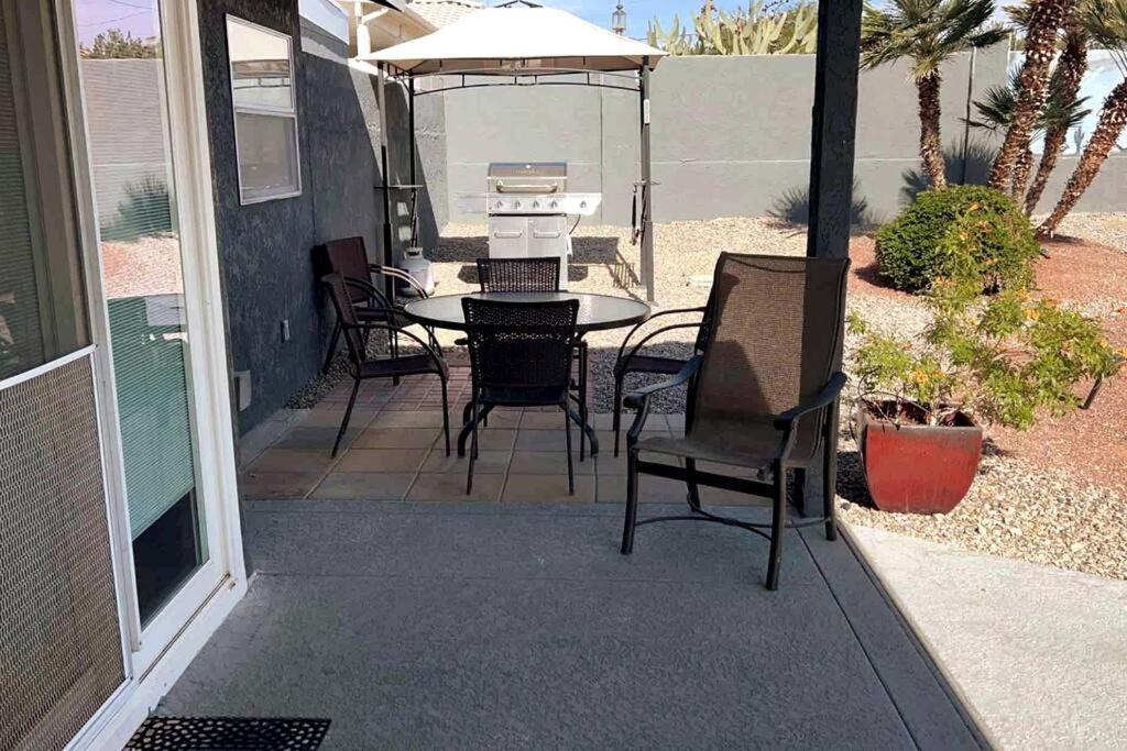 Spacious Getaway! Pool, Spa, Sleeps 9 Lake Havasu City Esterno foto