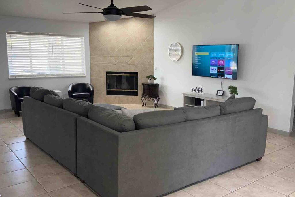 Spacious Getaway! Pool, Spa, Sleeps 9 Lake Havasu City Esterno foto