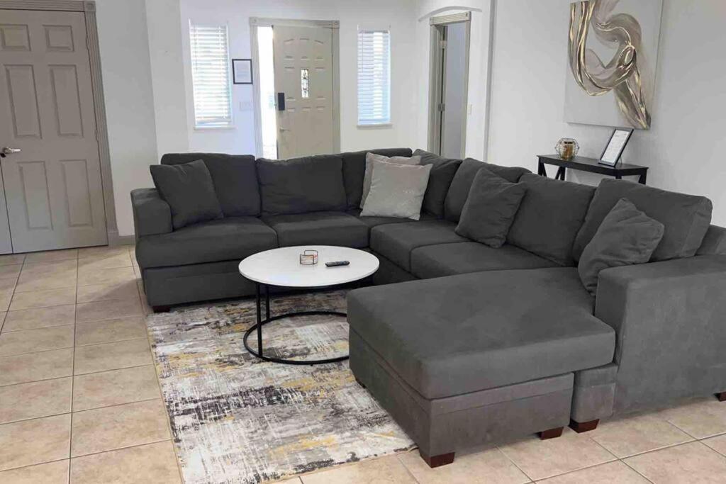 Spacious Getaway! Pool, Spa, Sleeps 9 Lake Havasu City Esterno foto