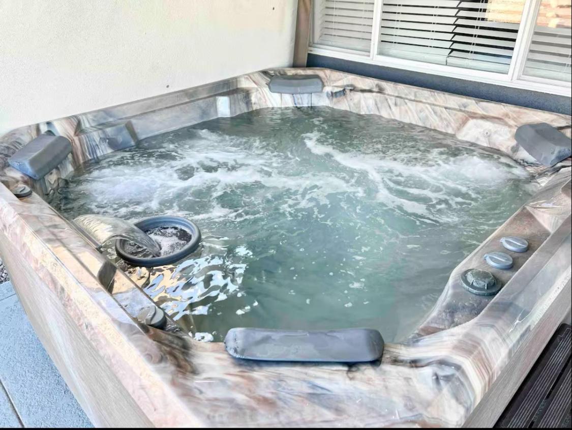 Spacious Getaway! Pool, Spa, Sleeps 9 Lake Havasu City Esterno foto