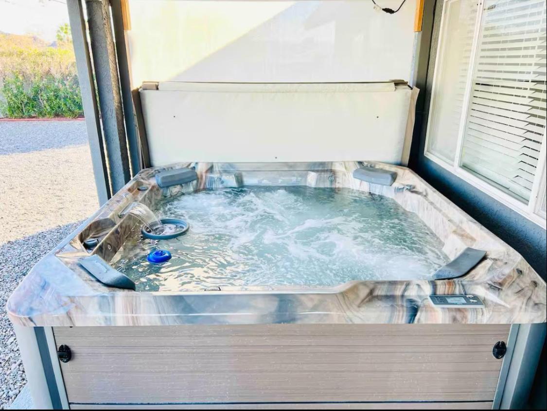 Spacious Getaway! Pool, Spa, Sleeps 9 Lake Havasu City Esterno foto