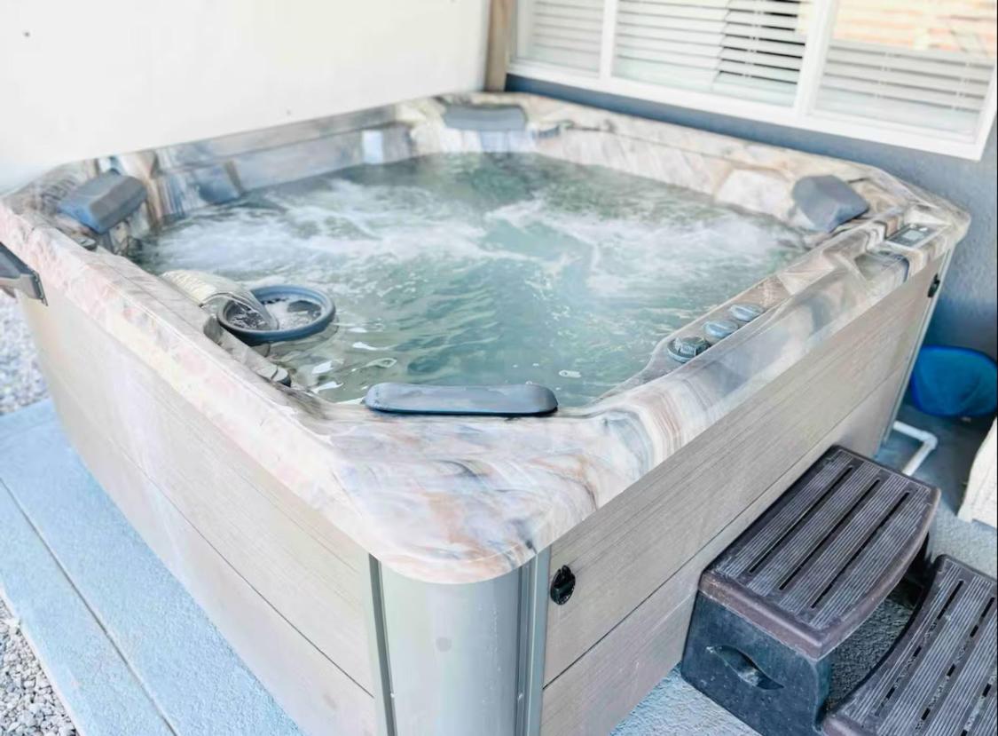 Spacious Getaway! Pool, Spa, Sleeps 9 Lake Havasu City Esterno foto